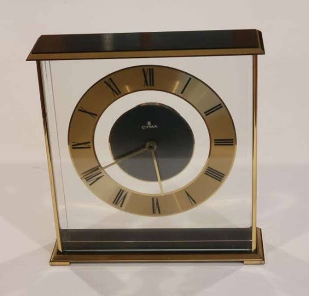 Vintage Hechinger mantle table shelf solid brass clock Cyma. Quartz movement